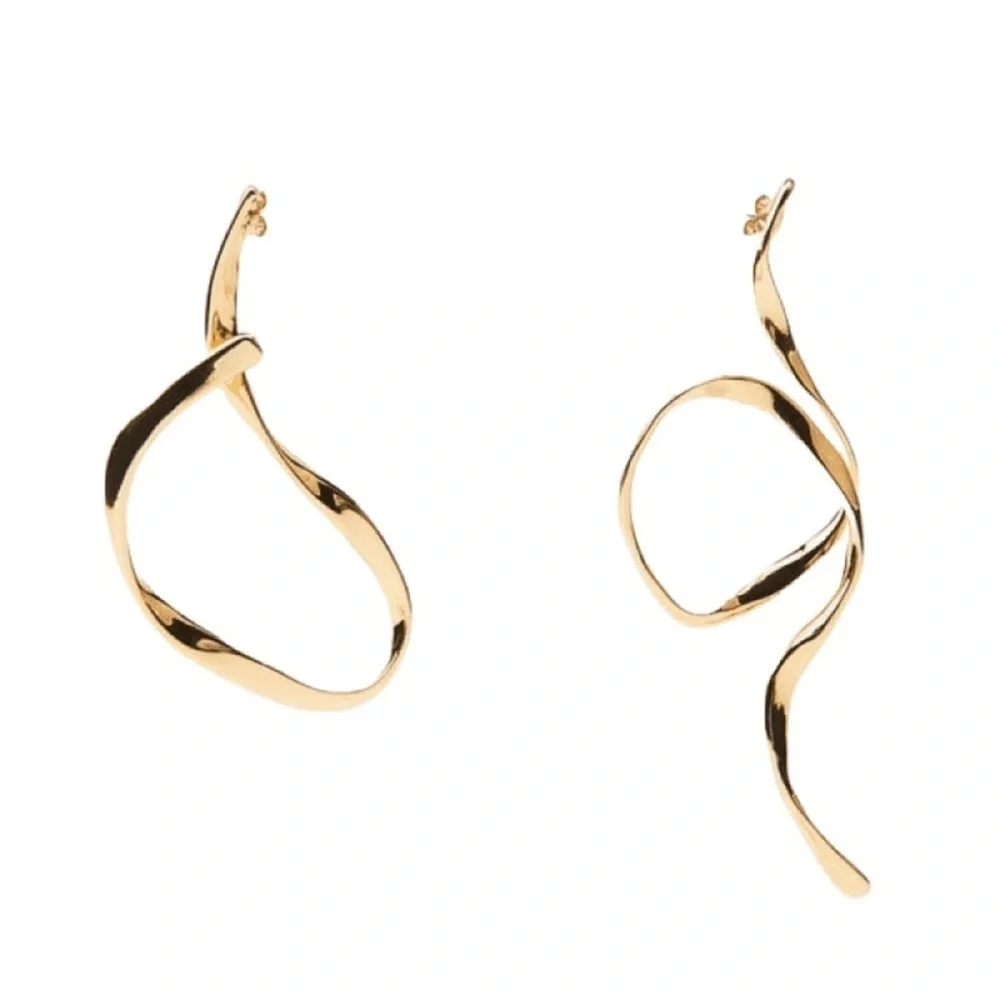NWT. Zara Golden Asymmetric Shaped Earrings.